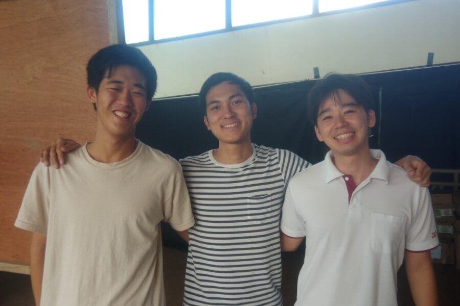 日本人とインターンで群れる